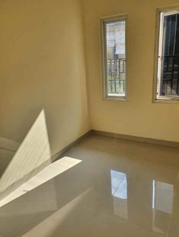 rumah second 1 2 milyar di pulomas barat jakarta timur