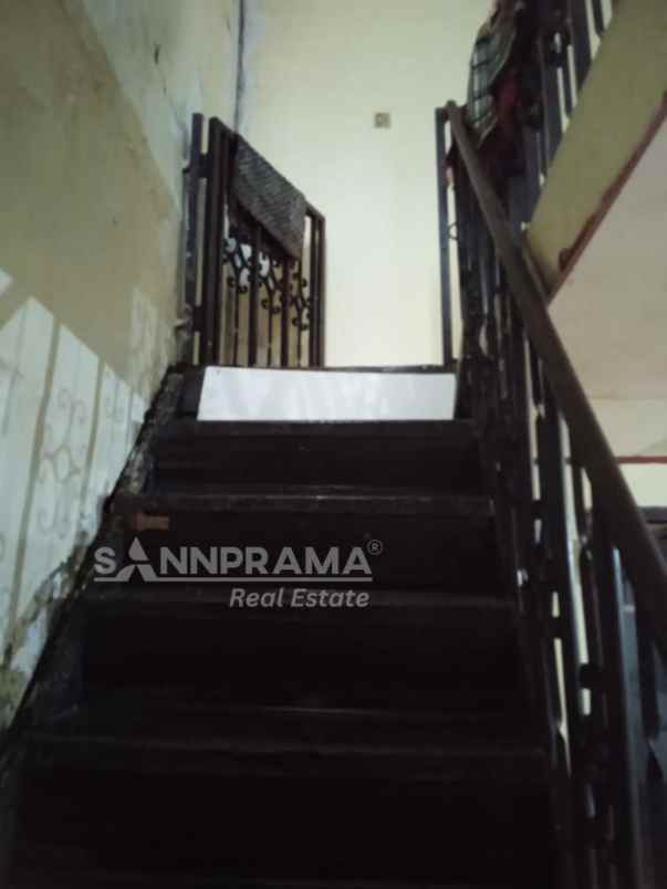 rumah second hitung tanah di beji depok frylin