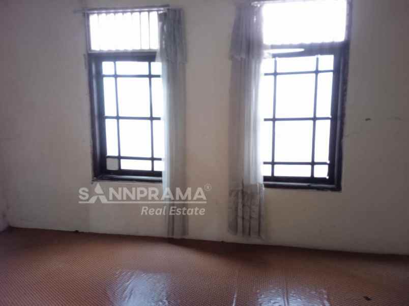 rumah second hitung tanah di beji depok frylin