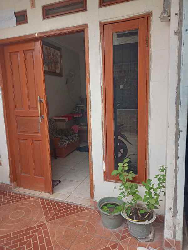 rumah second siap huni terawat di beji depok