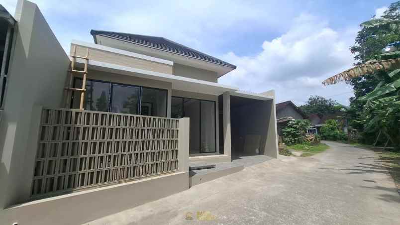 rumah siap huni 5 menit dari gereja katolik di kalasan