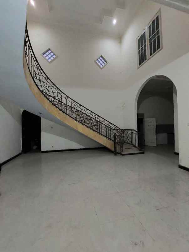 rumah siap huni lokasi poros jalan banjar arum