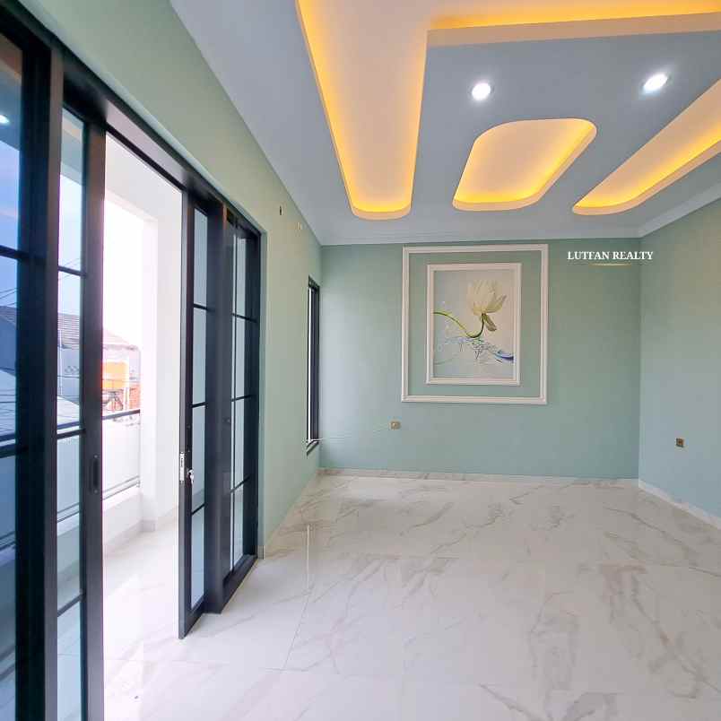 rumah skandinavian jagakarsa non cluster