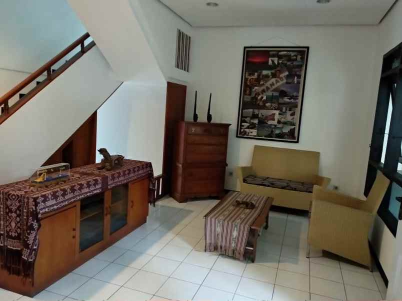 rumah strategis sebelah setrasari mall bandung