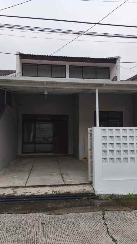rumah taman holis indah 1 dekat cibolerang tki bandung