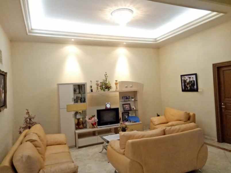 rumah villa gading indah kelapa