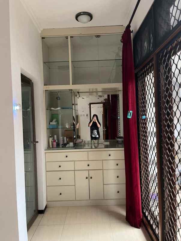 sewa rumah darmo permai utara