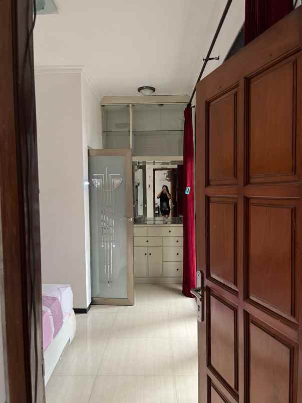 sewa rumah darmo permai utara