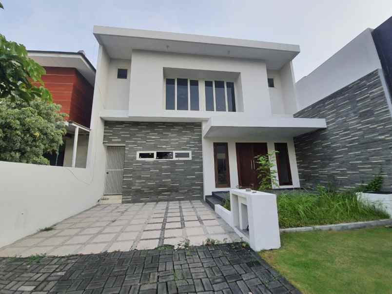 sewa rumah modern kontemporer dian istana surabaya