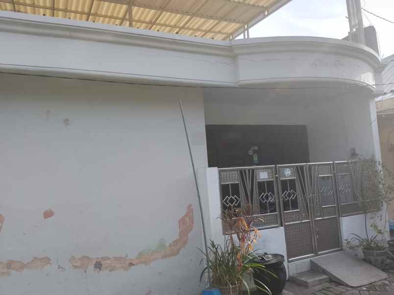 tambak arum rumah 2 lantai dekat dengan rs suwandi