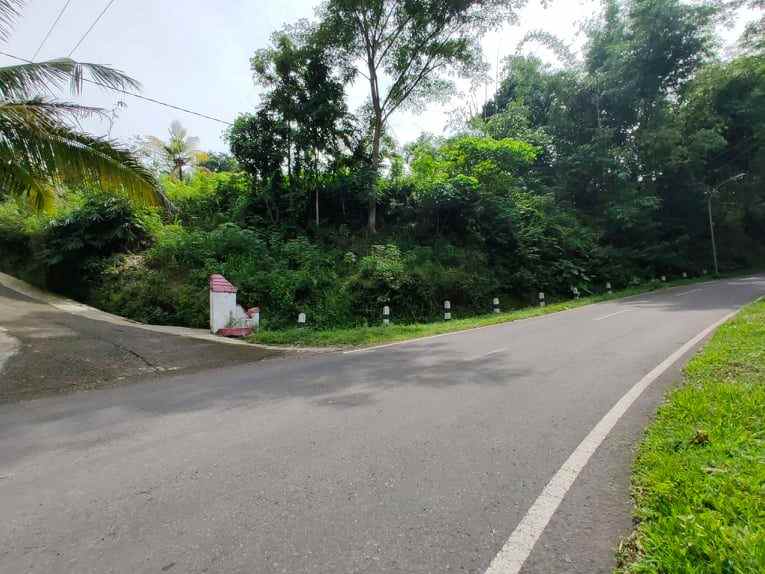 tanah tepi jl raya mojogedang