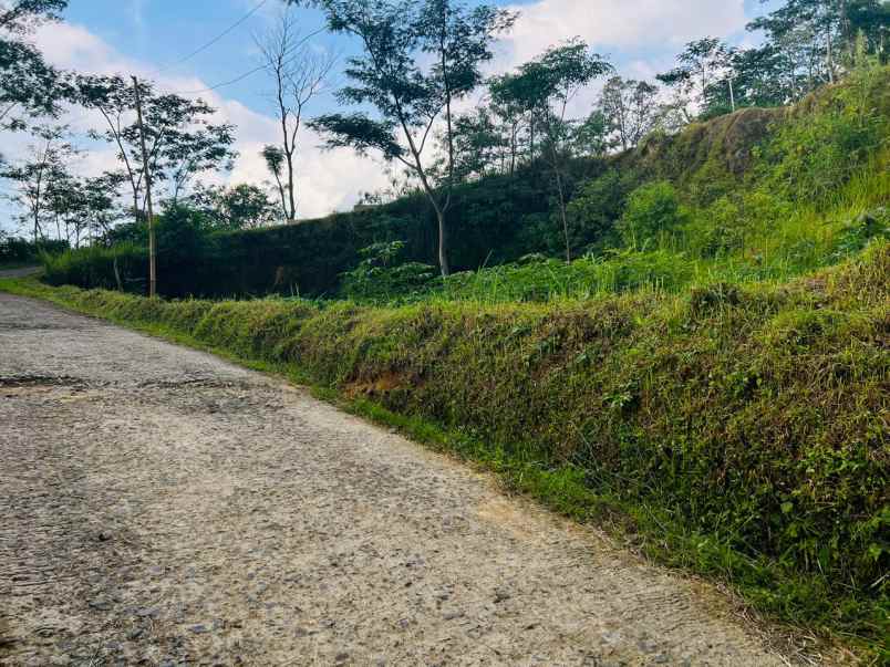 tanah view cantik 2000m 200jt jenawi karanganyar