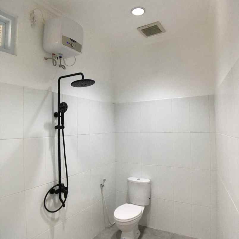 townhouse rumah 3 lantai di lokasi premium bintaro