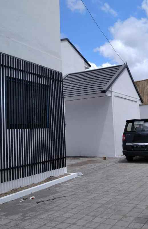 villa new strategis jalan raya canggu kuta utara