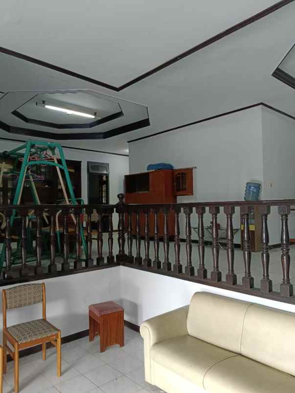 villa puncak dijual dekat istana negara cipanas