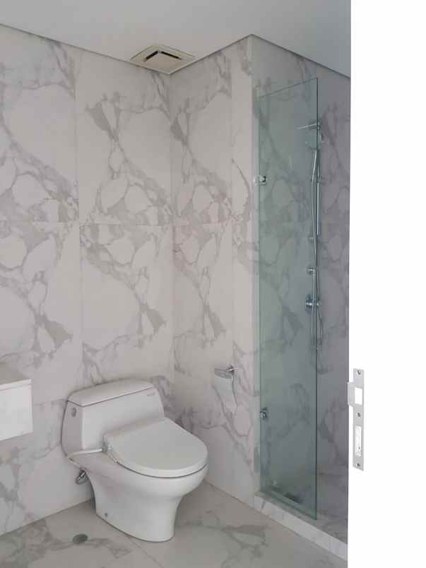 apartemen voila lantai 18 2 bedrooms surabaya