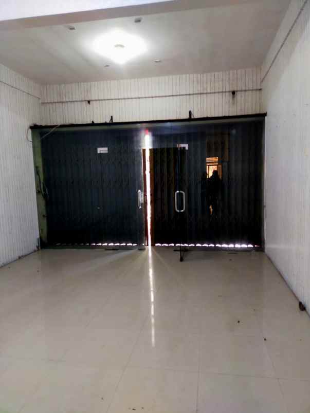 di sewakan ruko tlogosari