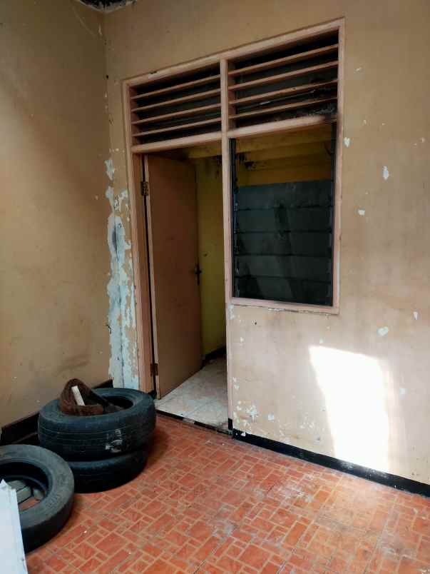 di sewakan ruko tlogosari