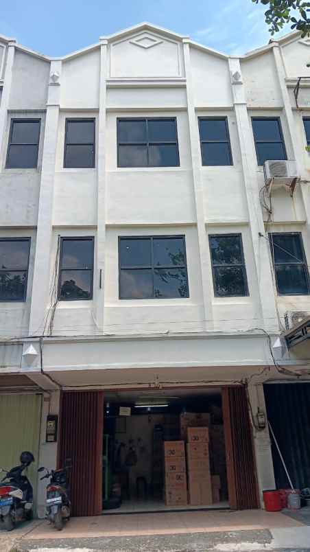 dijual cepat ruko 3 lantai lokasi strategis sekali tol