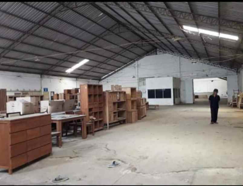 dijual gudang lokasi strategis di sukoharjo