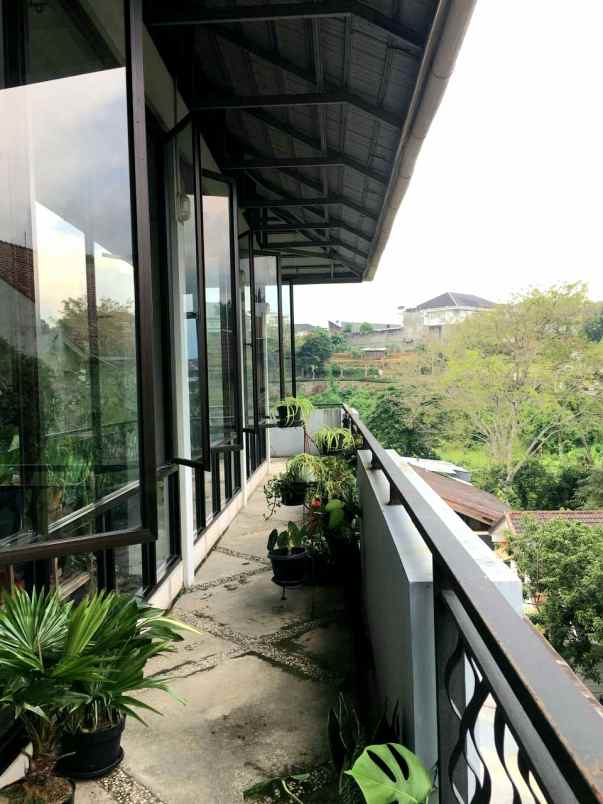 dijual hotel jl sayap lembang
