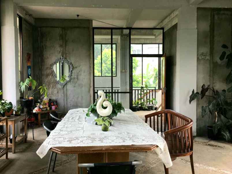 dijual hotel jl sayap lembang