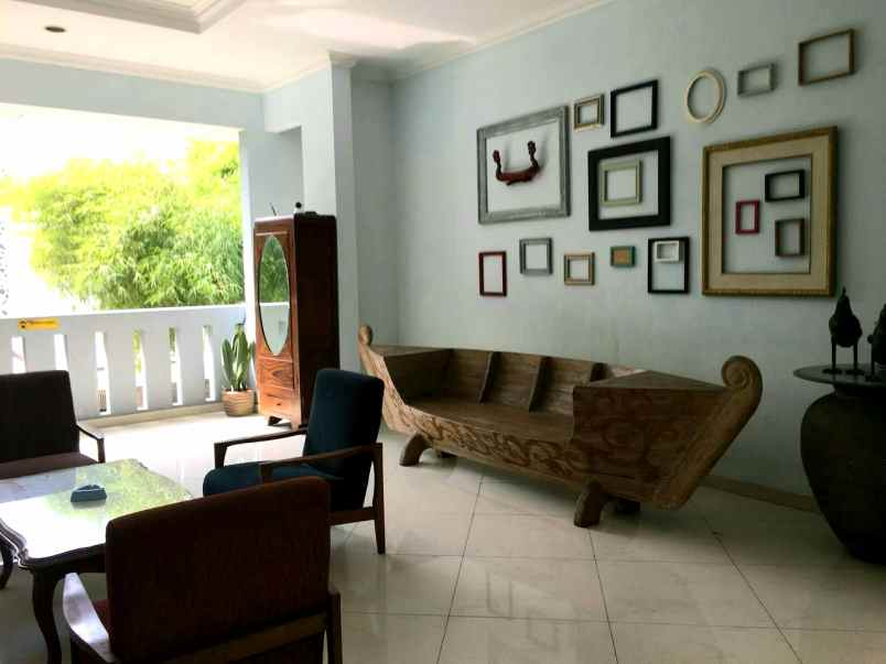 dijual hotel jl sayap lembang