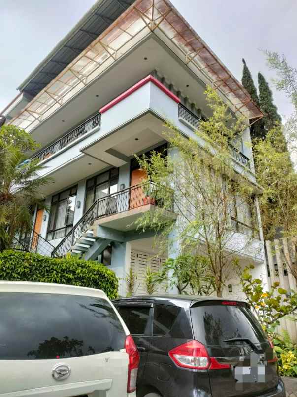 dijual hotel jl sayap lembang