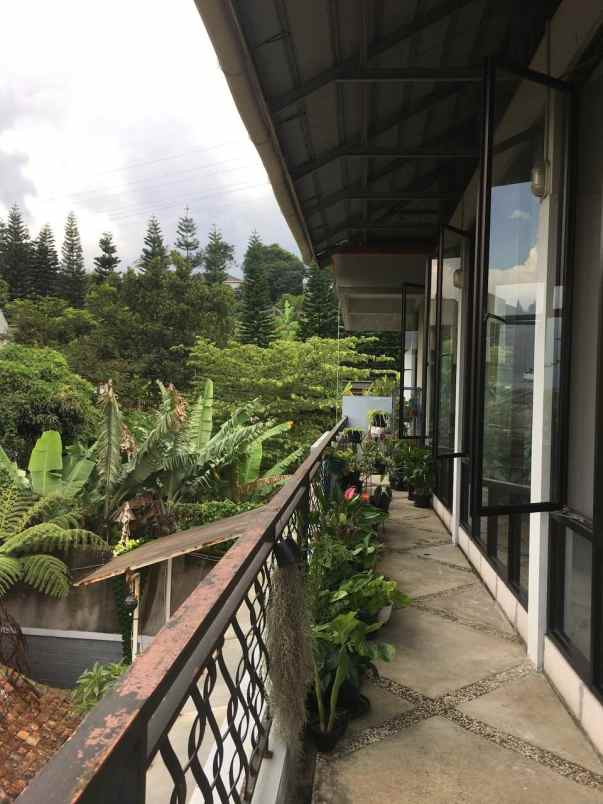 dijual hotel jl sayap lembang