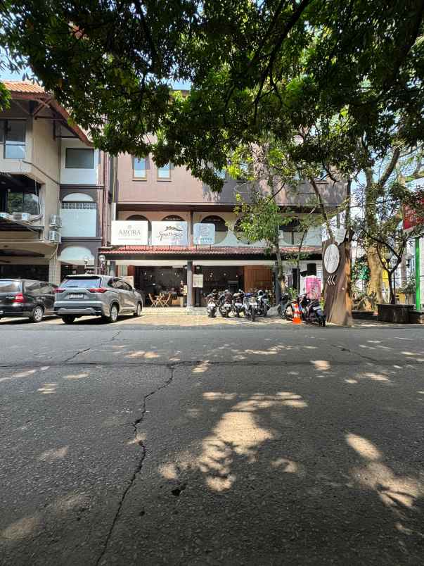 dijual murah ruko setrasari mall