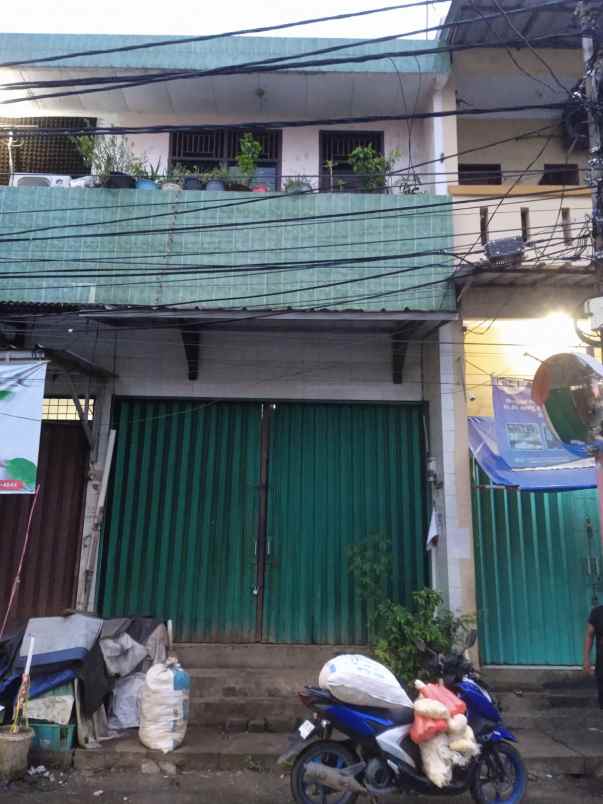dijual ruko 2 lantai depan pasar