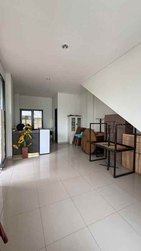 dijual ruko bangunan baru legenda wisata pinggir jalan