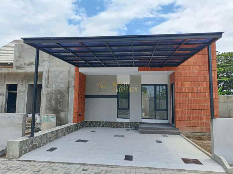 dijual ruko gudang kantor cebongan mlati sleman