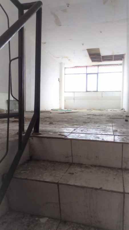 dijual ruko gudang kantor jalan raya hankam
