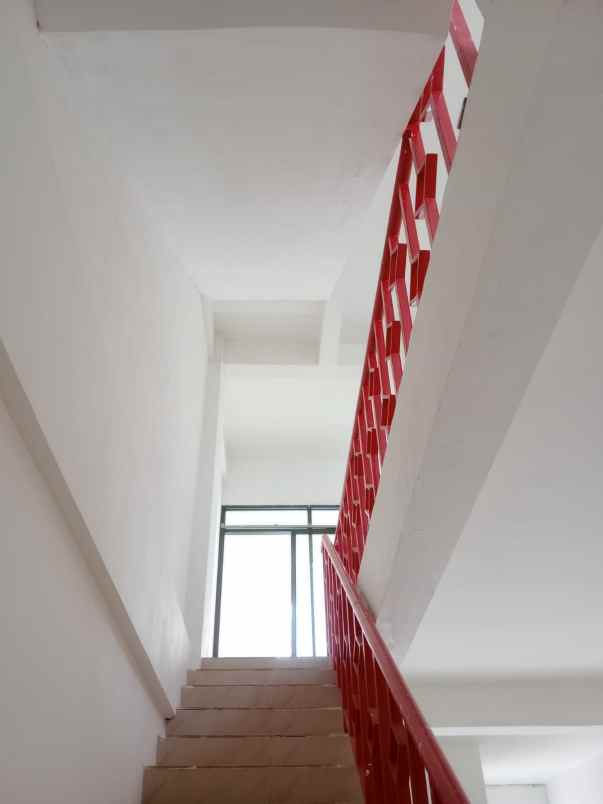 dijual ruko siap usaha di depok lt 80m lb 180m