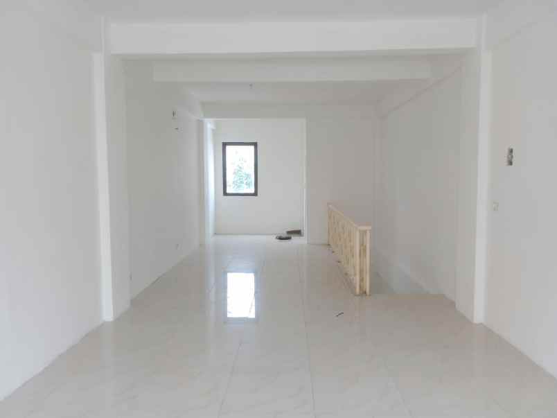 dijual ruko siap usaha di depok lt 80m lb 180m