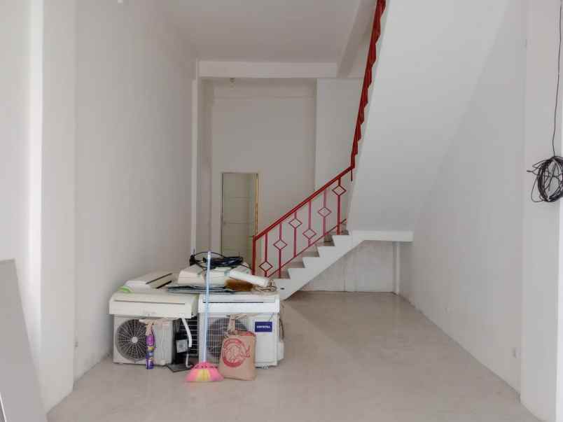 dijual ruko siap usaha di depok lt 80m lb 180m