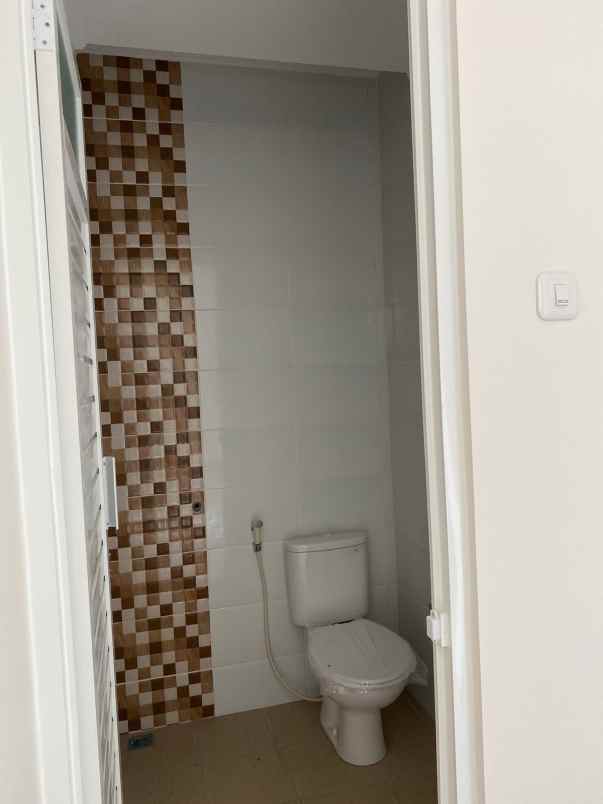 dijual rumah 1 km ke jl jogja solo dan tol