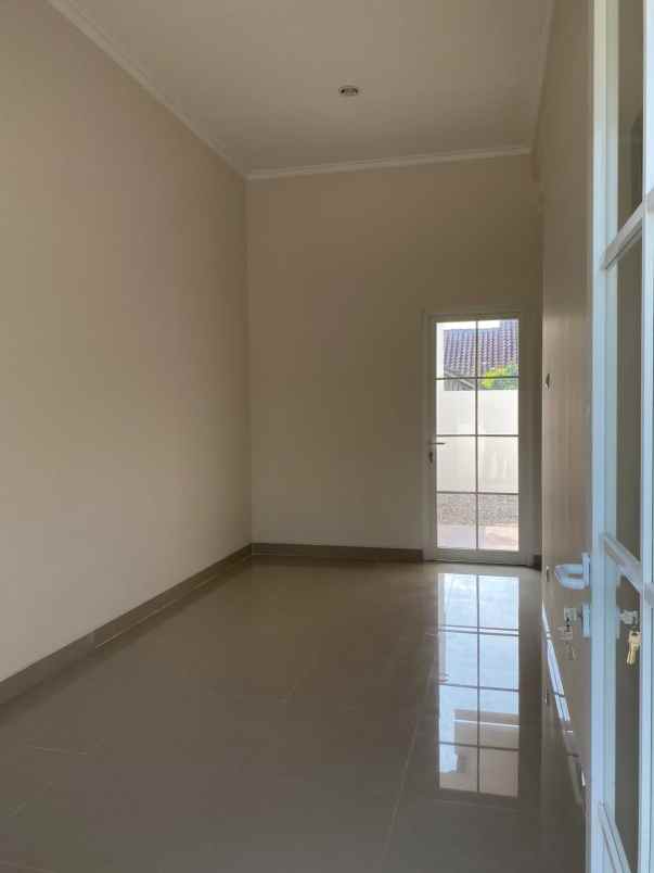 dijual rumah 1 km ke jl jogja solo dan tol