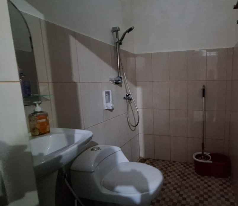 dijual rumah 123 jln boulevard grand