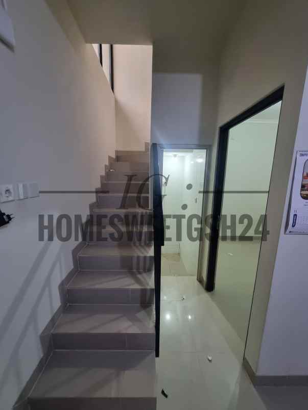 dijual rumah 2 lantai di gunung sindur