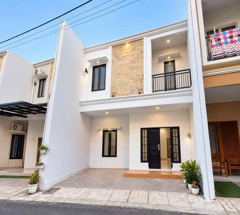 dijual rumah 2 lantai di kahfi cipedak jagakarsa
