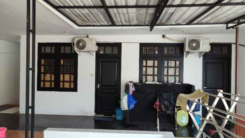 dijual rumah 2 lantai di perumahan mangliawan malang