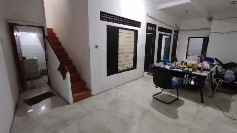 dijual rumah 2 lantai di perumahan mangliawan malang