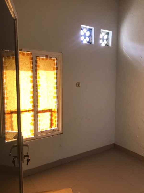 dijual rumah 3 lantai di kota malang free all biaya