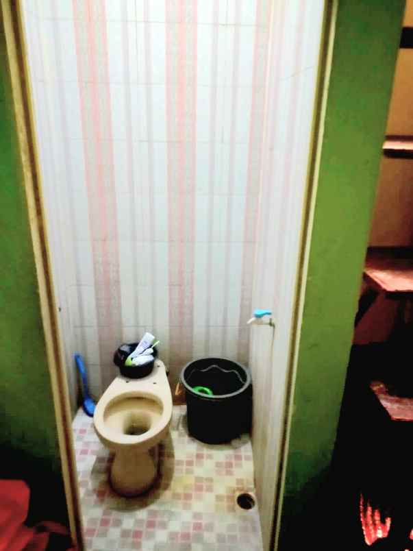 dijual rumah 3 lantai johar baru kosongan