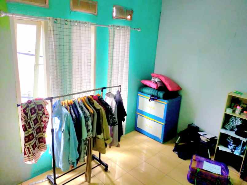 dijual rumah 3 lantai johar baru kosongan