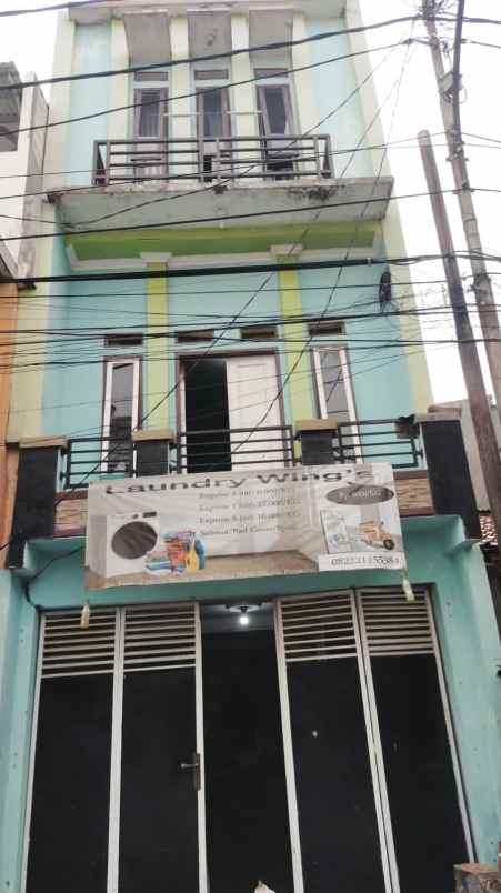 dijual rumah 3 lantai johar baru kosongan