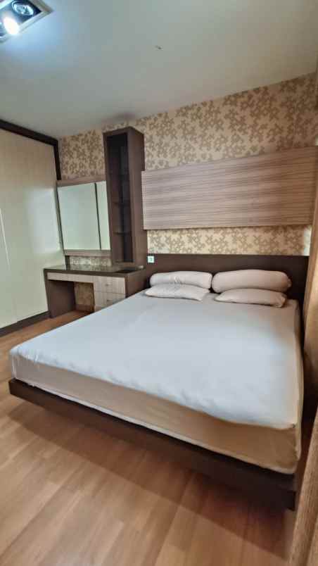 dijual rumah apt paladian park kelapa