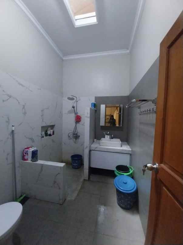 dijual rumah arcamanik endah
